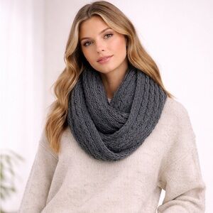 Aeropostale Gray Cable Knit Infinity Scarf Winter Cozy Fisherman Fairy